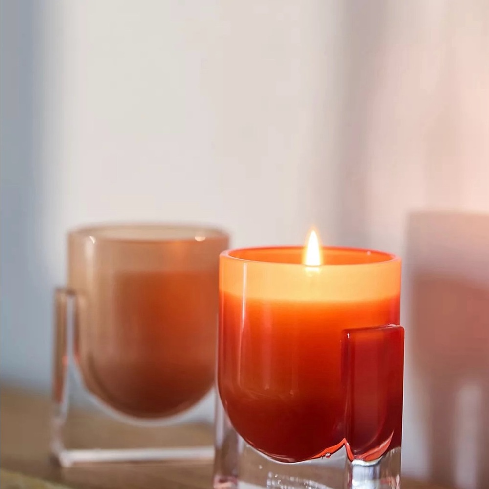 Anthropologie NWT/NIB Found Notes Golden Amber & Pine Candle - Picture 2 of 2